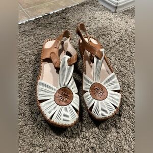 Cute summer sandals, size 7.5